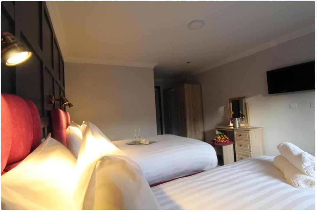 The Dutch Tulip Hotel Mallow Εξωτερικό φωτογραφία