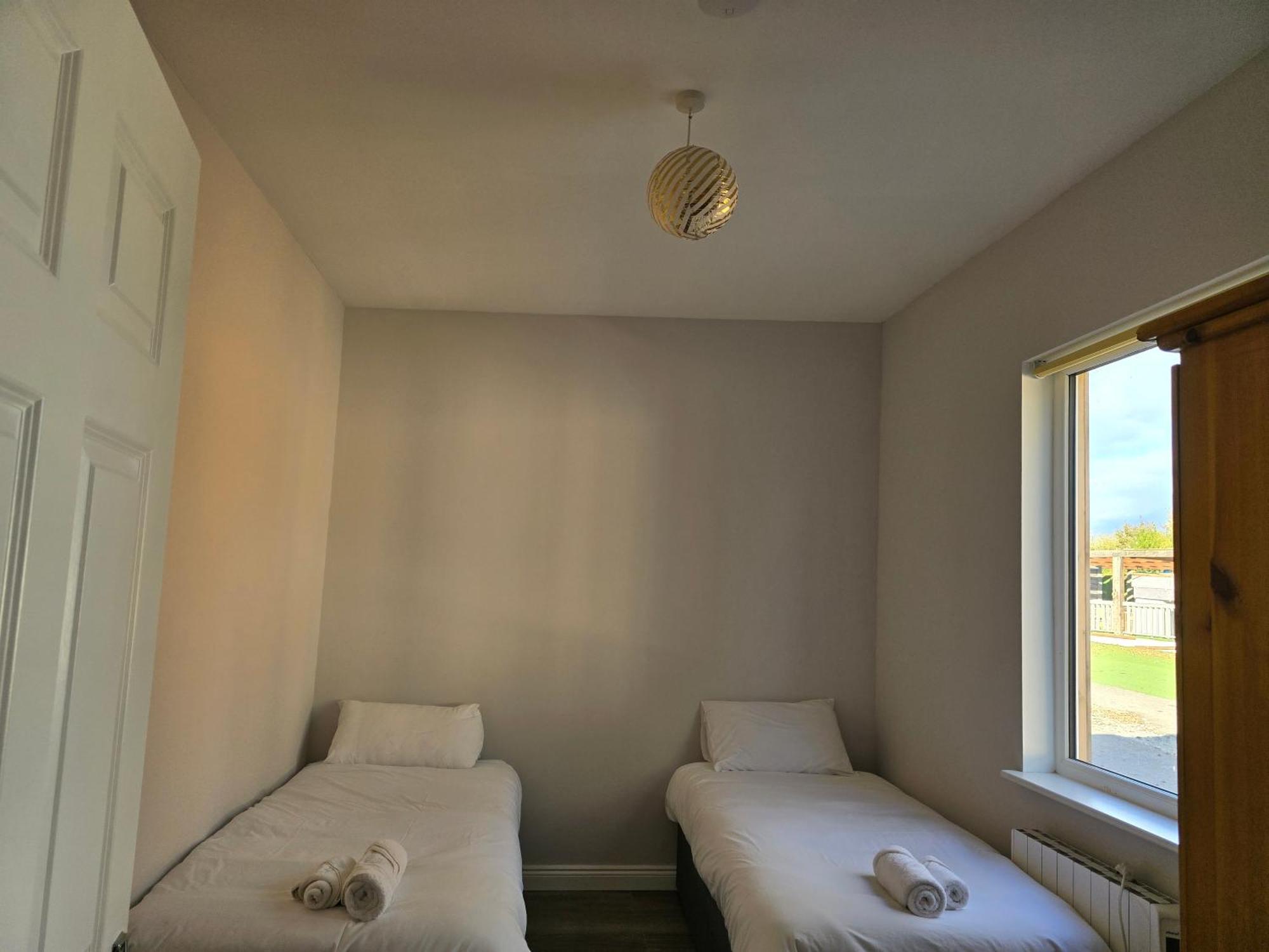 The Dutch Tulip Hotel Mallow Εξωτερικό φωτογραφία
